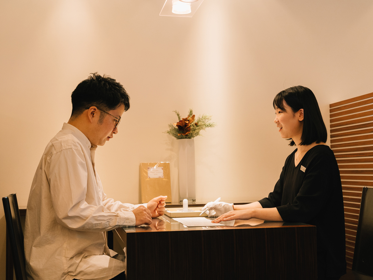 広島県広島市のヴァニラ広島店と広島県福山市のヴァニラ福山本店のサプライズプロポーズ応援