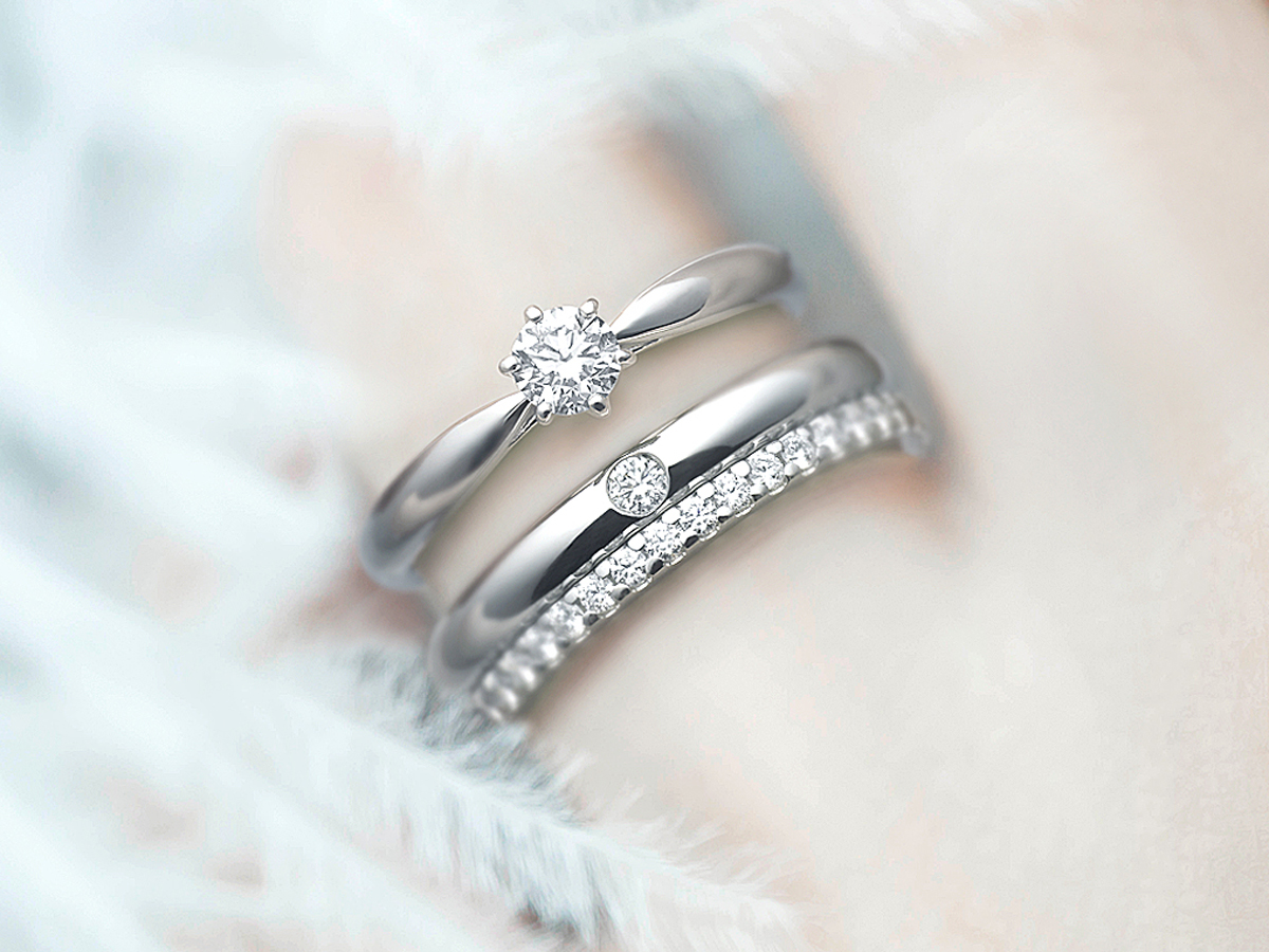 ダイヤモンドが美しいプラチナの婚約指輪