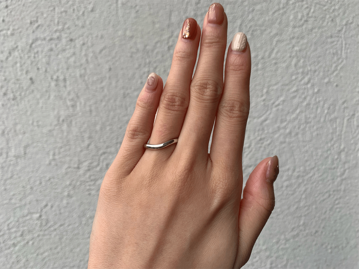 V字結婚指輪