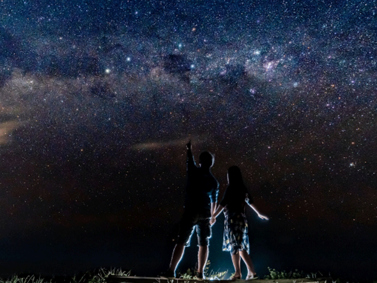 星空とカップル