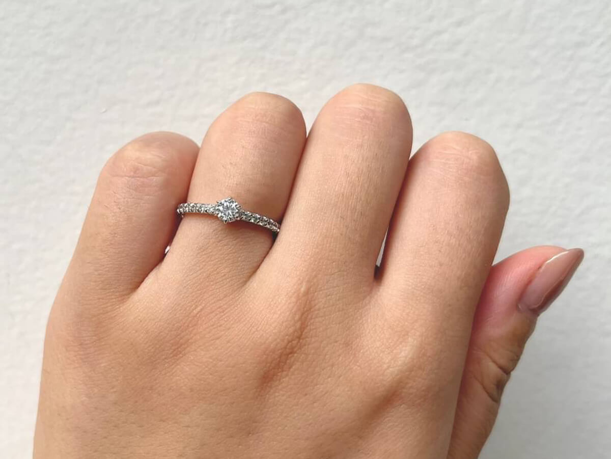 婚約指輪