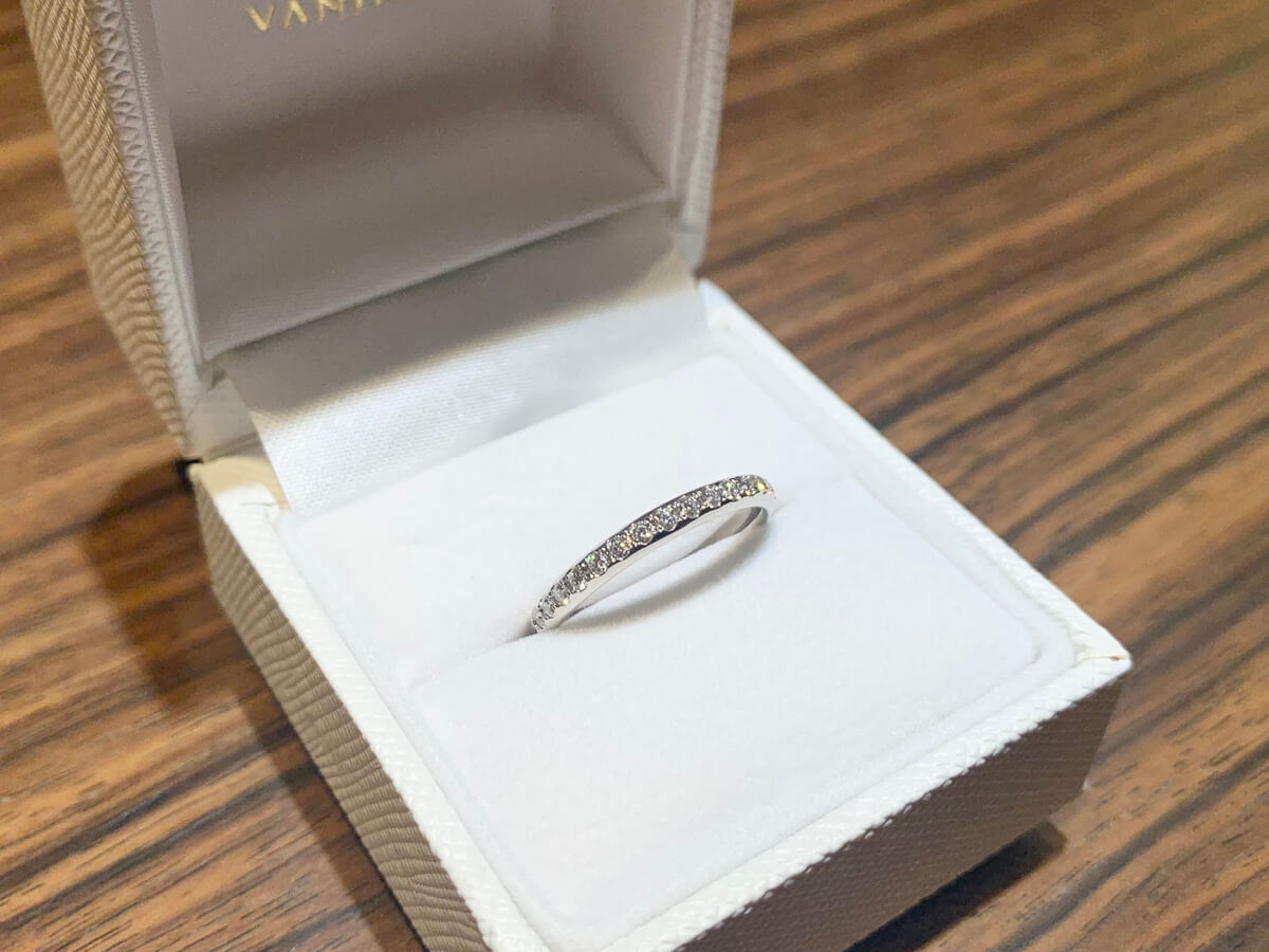 DE BEERS FOREVERMARK：ハーフエタニティパヴェリング