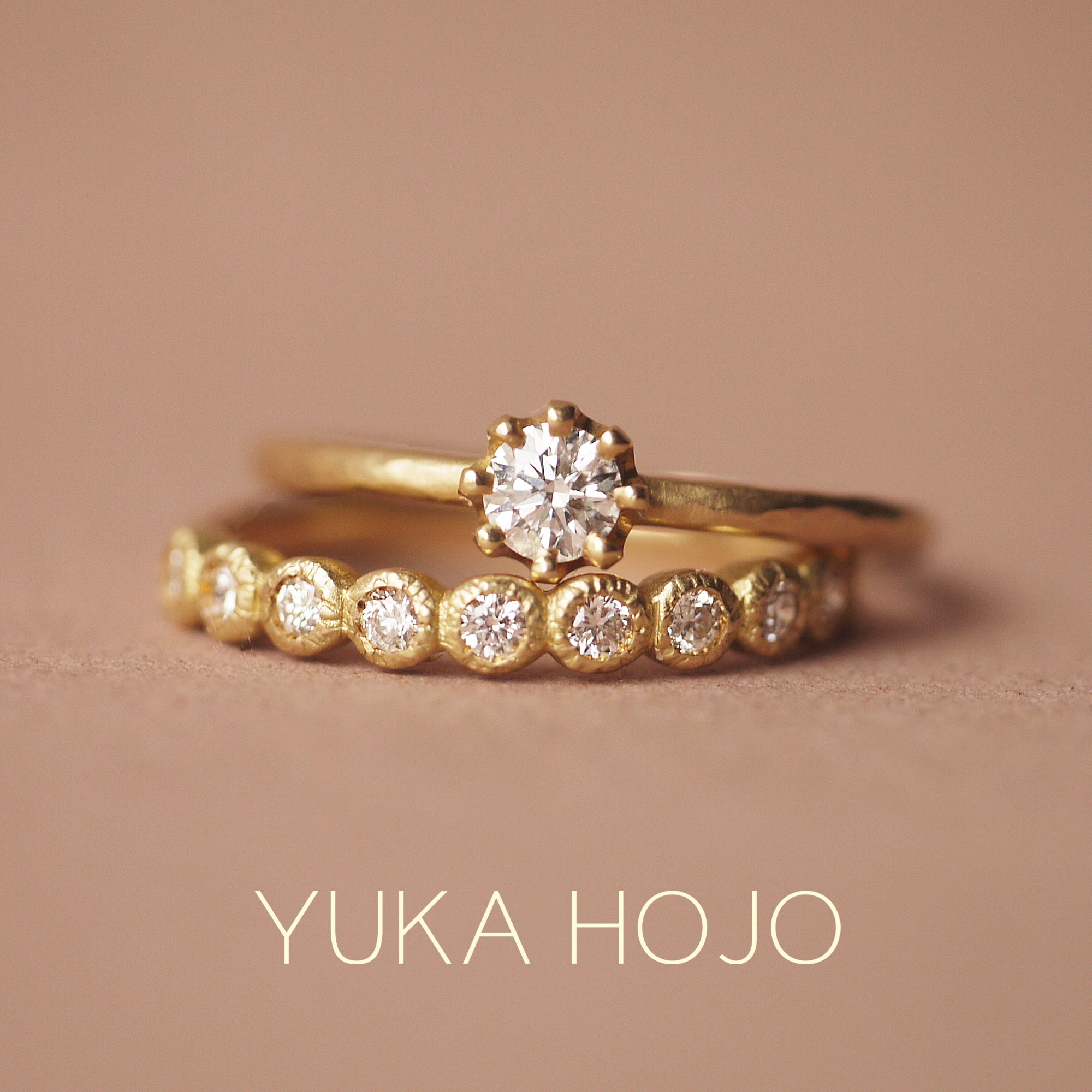 YUKA HOJOユカホウジョウの婚約指輪でエンゲージリングのCapriカプリと結婚指輪でマリッジリングでエタニティリングのBloomブルーム