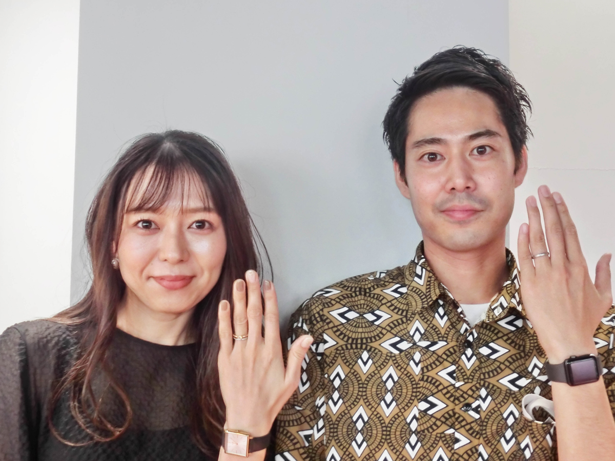 広島県広島市のヴァニラ広島店で婚約指輪エンゲージリングと結婚指輪マリッジリングをご購入いただいたお客様