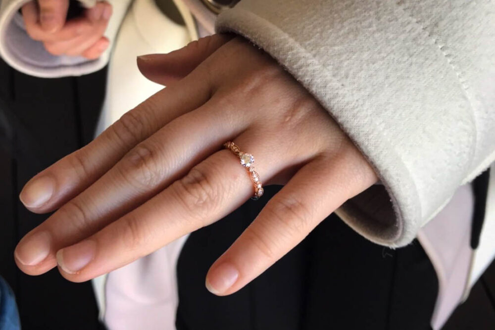 広島県福山市のセレクトジュエリーショップVANillAヴァニラでサプライズプロポーズで婚約指輪を贈られた花嫁のA様